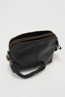 Skye Leather Twist Crossbody Bag 8 Skye Leather Twist Crossbody Bag -American Tourister Shop 3208284 3