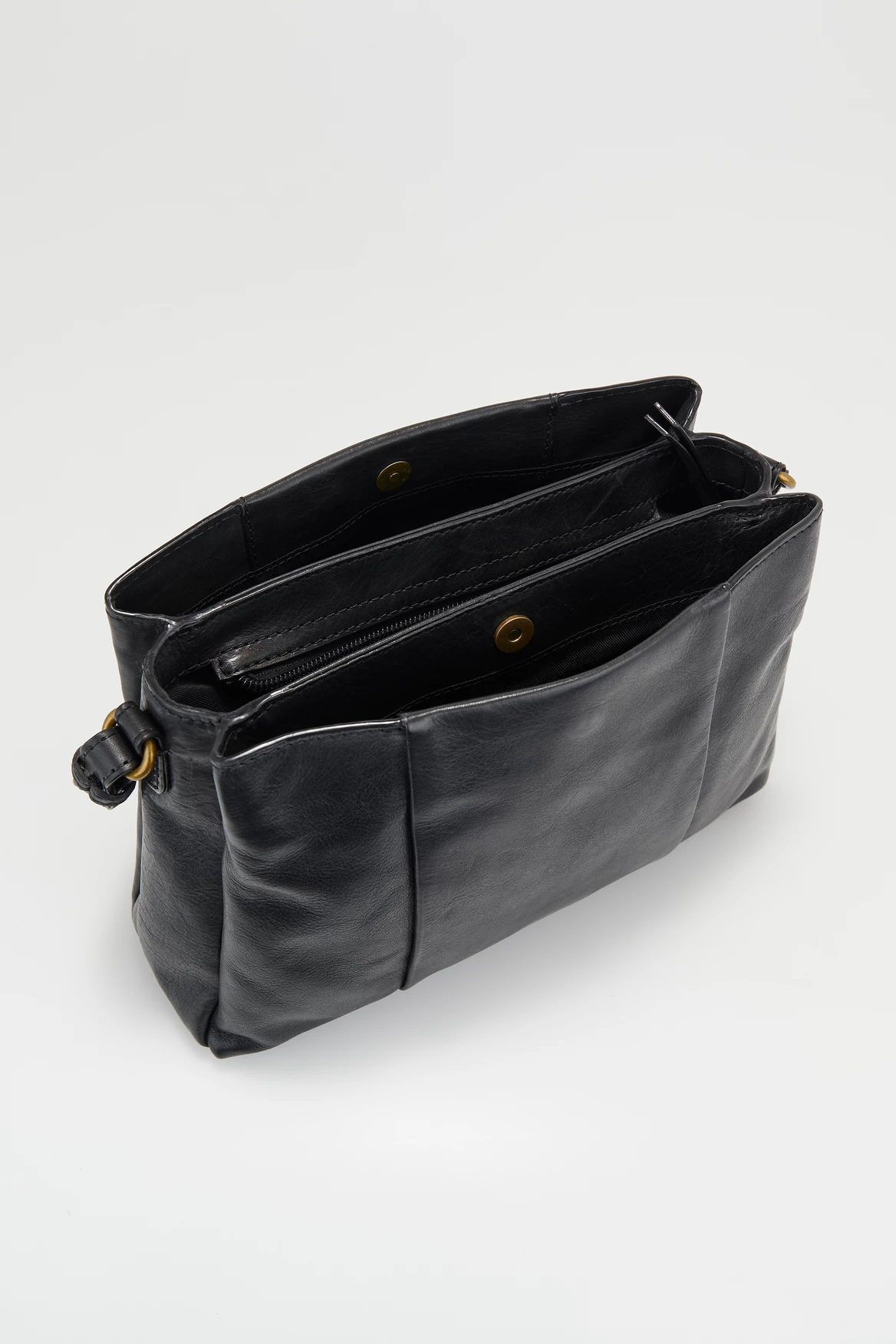 Ava Leather Crossbody Bag 5 Ava Leather Crossbody Bag - Image 3