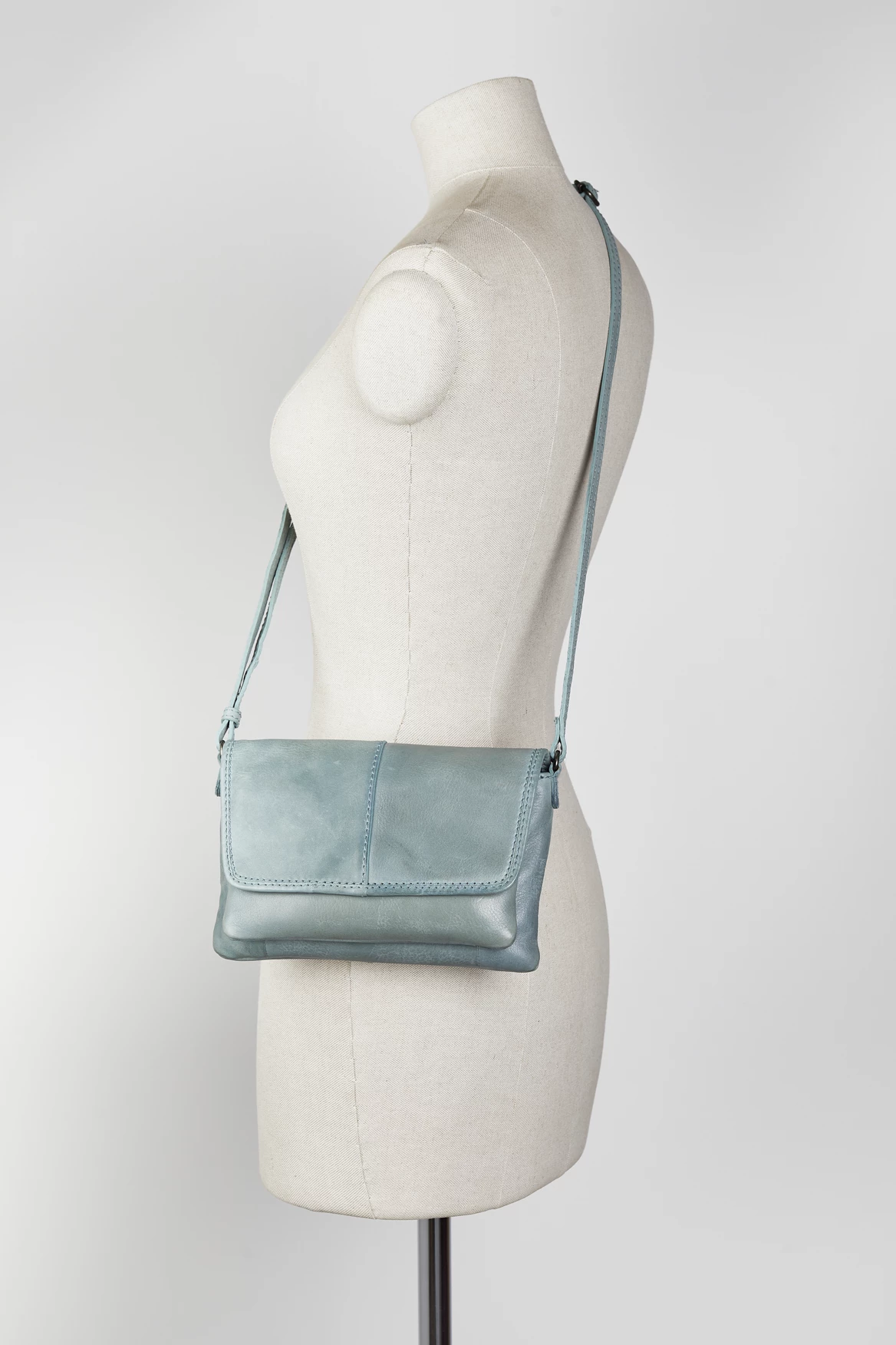 Alba Leather Small Flapover Bag 6 Alba Leather Small Flapover Bag - Image 4