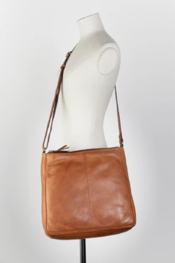 Eli Leather Large Crossbody Bag 9 Eli Leather Large Crossbody Bag -American Tourister Shop 3211690 4