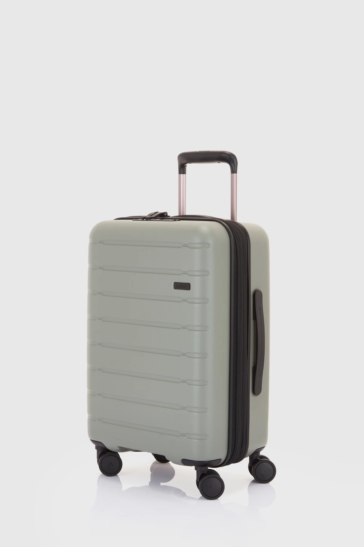 Antler Stamford 56cm Suitcase 3 Antler Stamford 56cm Suitcase