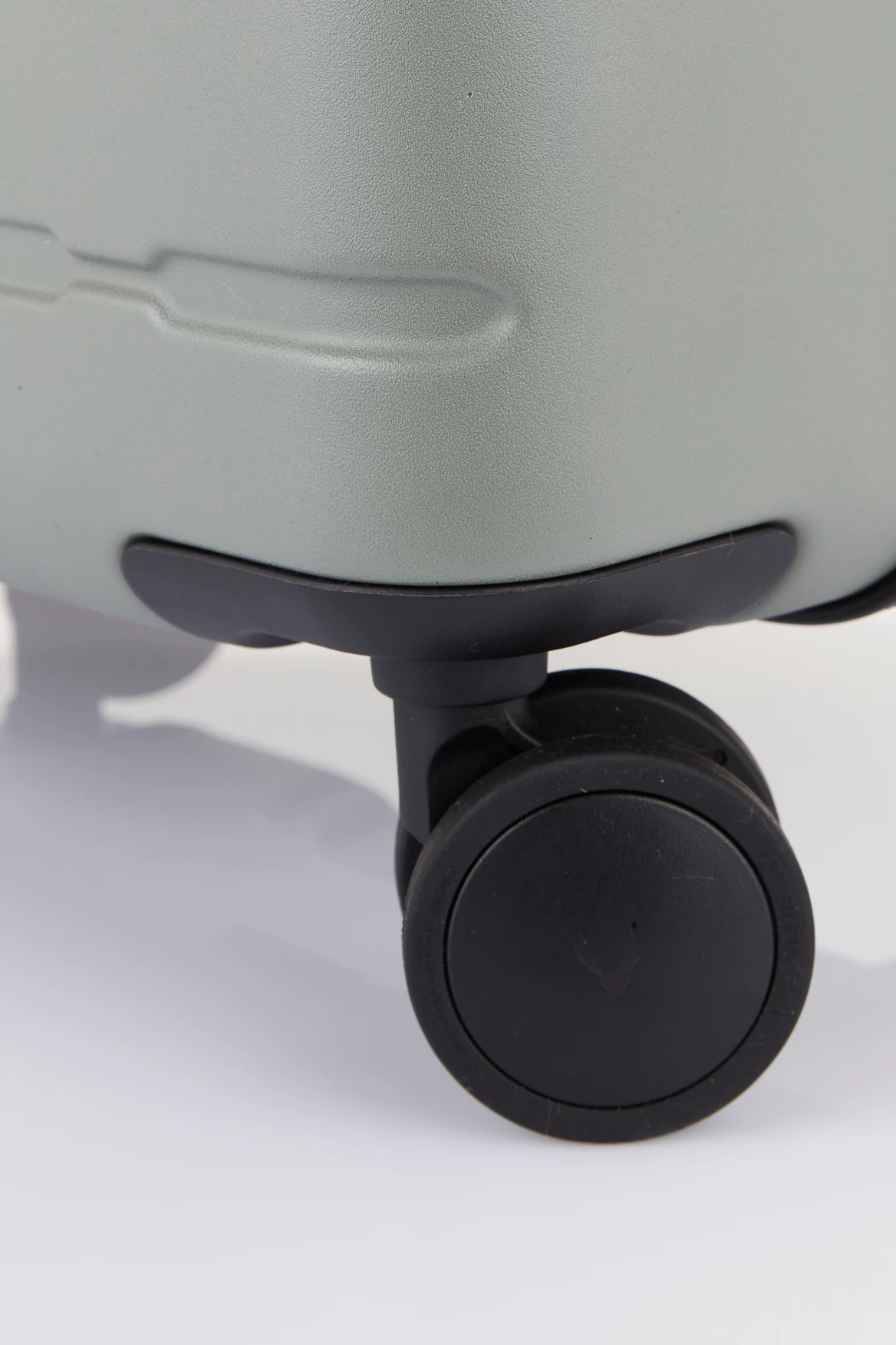 Antler Stamford 56cm Suitcase 7 Antler Stamford 56cm Suitcase - Image 5