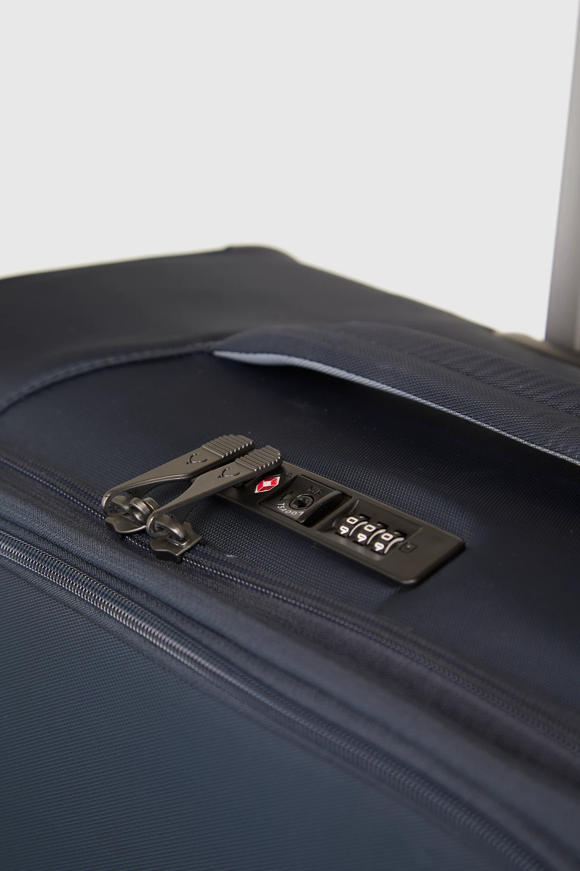 Antler Brixham 55cm Suitcase 9 Antler Brixham 55cm Suitcase - Image 7