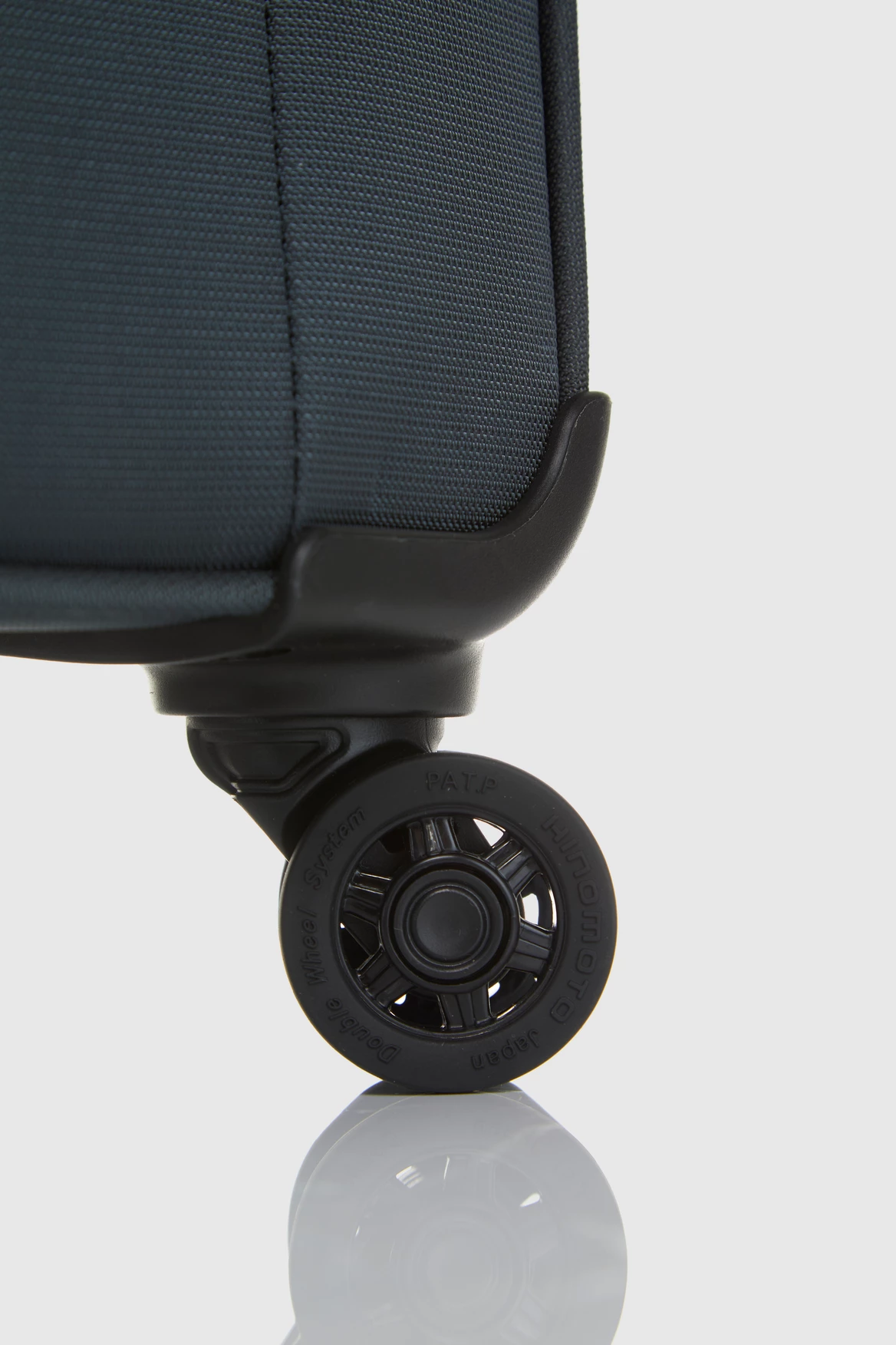 Spin Air 4 55cm Suitcase 8 Spin Air 4 55cm Suitcase - Image 6