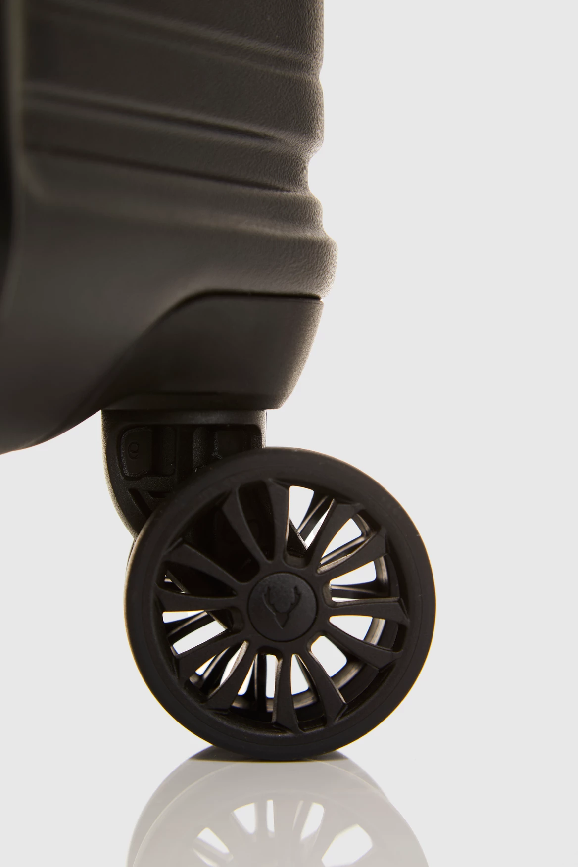 Antler Holcombe 68cm Suitcase 8 Antler Holcombe 68cm Suitcase - Image 6