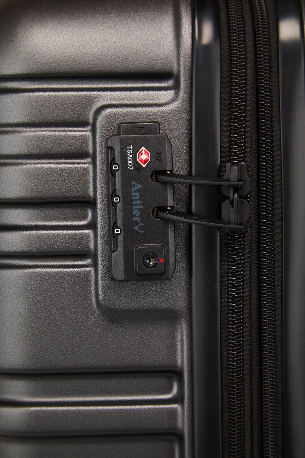 Antler Holcombe 68cm Suitcase 9 Antler Holcombe 68cm Suitcase - Image 7